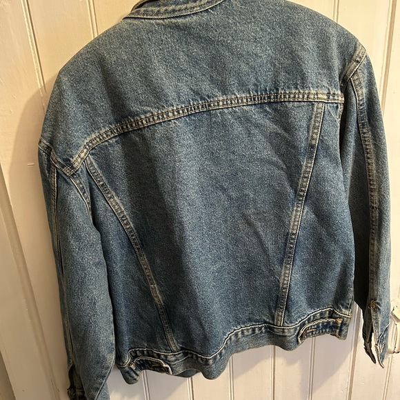 Vintage Guess Light wash Denim button up Jean Jacket - Picture 8 of 8